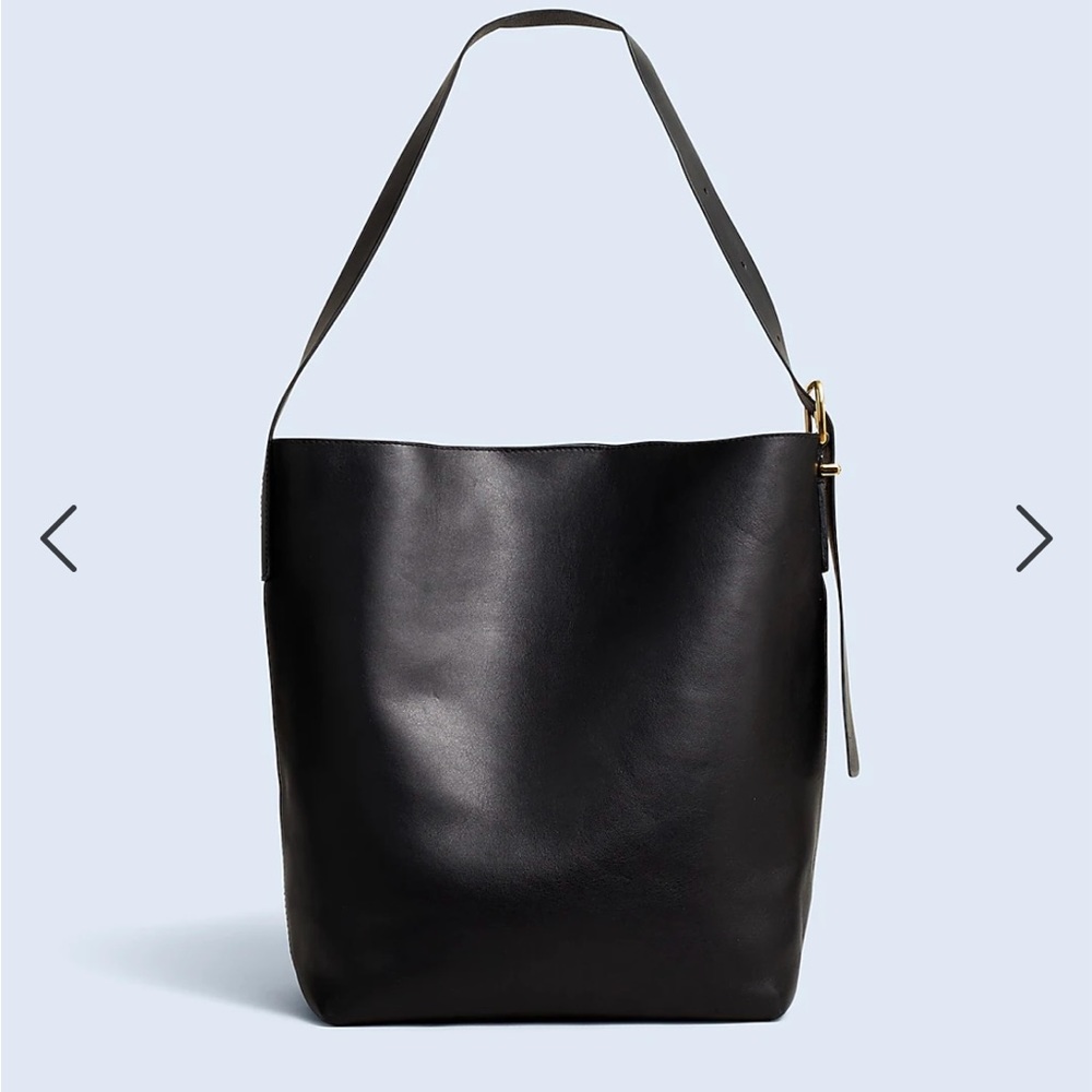 The Essential Bucket Tote in Leather